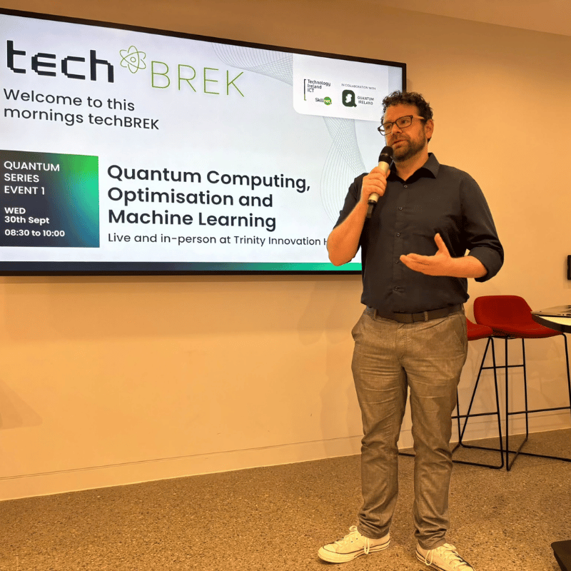Michael Dascal speaking at the techBREK Quantum Series event